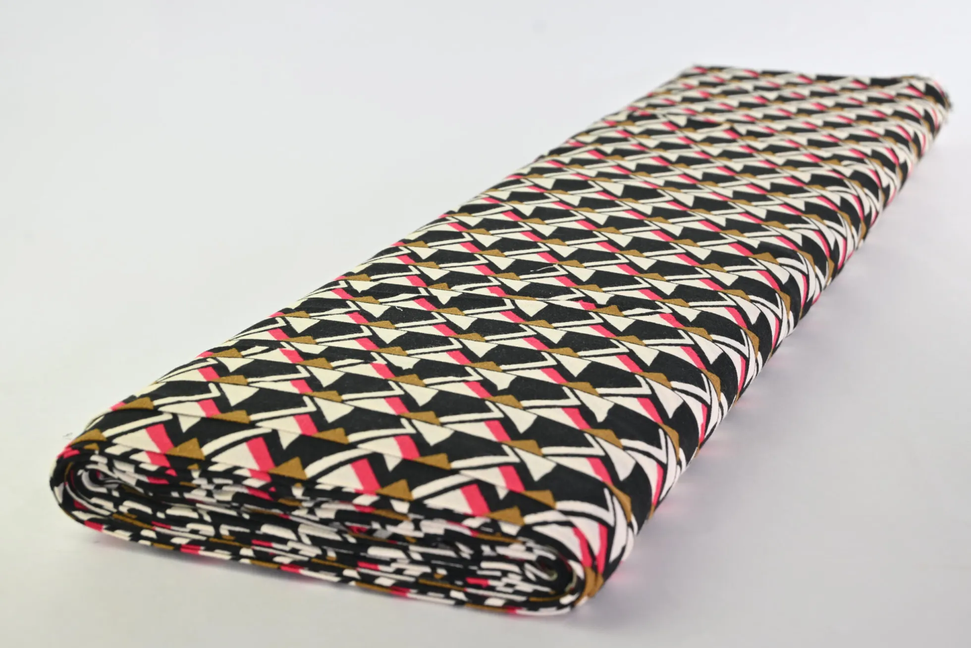 Viscose crêpe – Black triangle