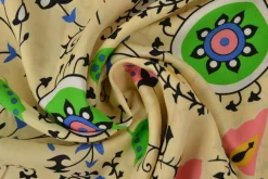 Viscose – Fruity flowers green and salmon on beige