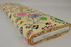 Viscose – Fruity flowers green and salmon on beige