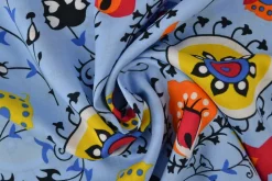 Viscose – Fruity flowers red and yellow on blauw