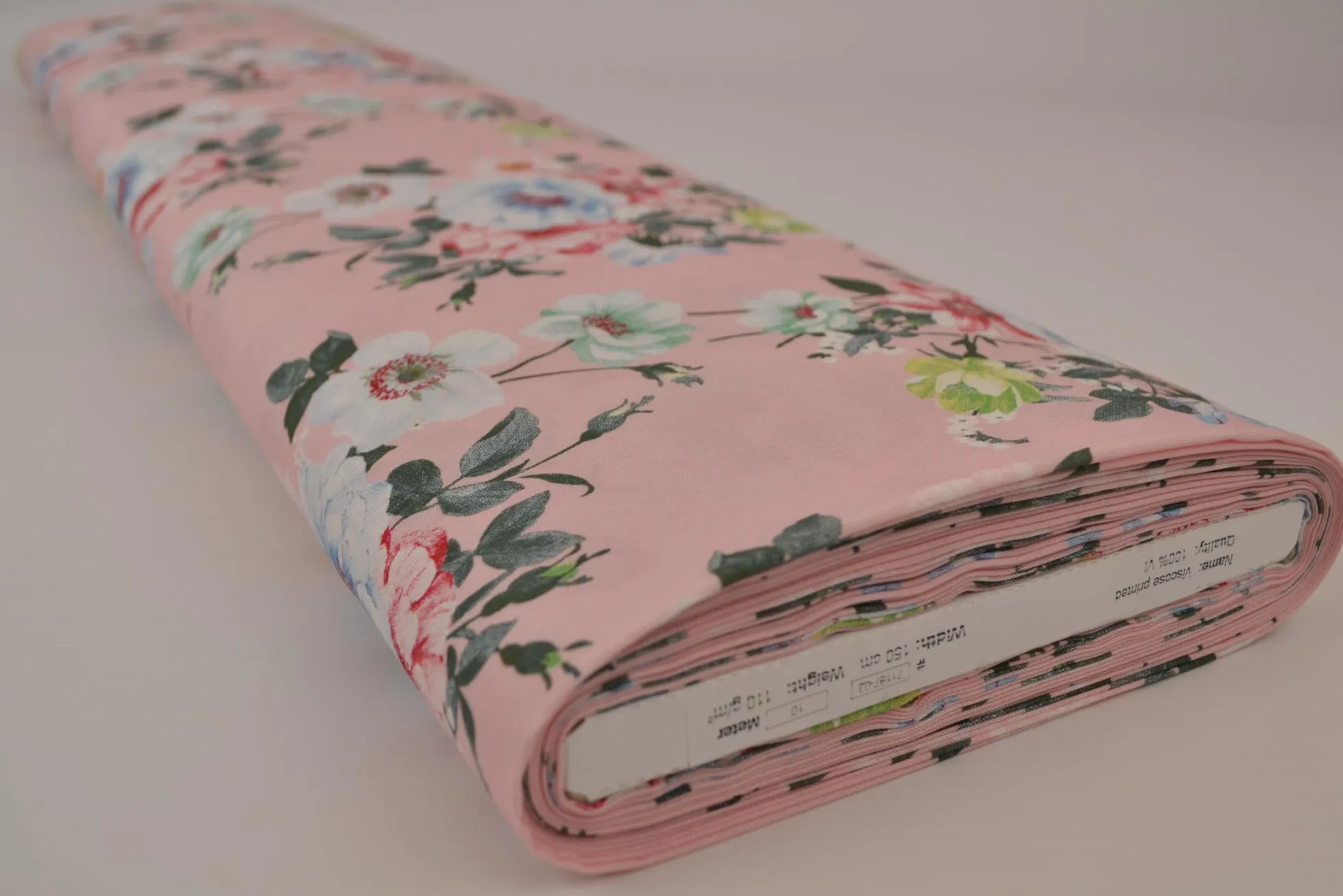 Viscose – Secret roses dusty pink
