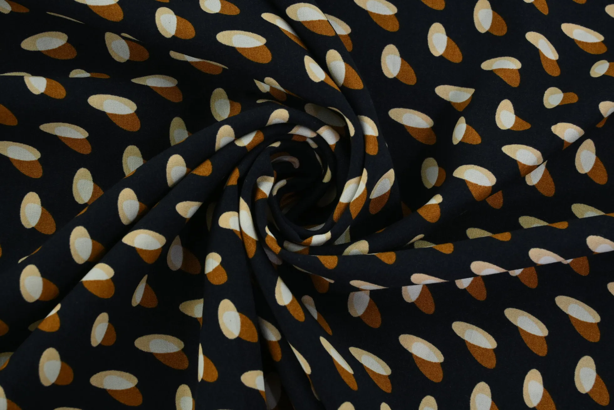 Viscose – Spotlight on navy