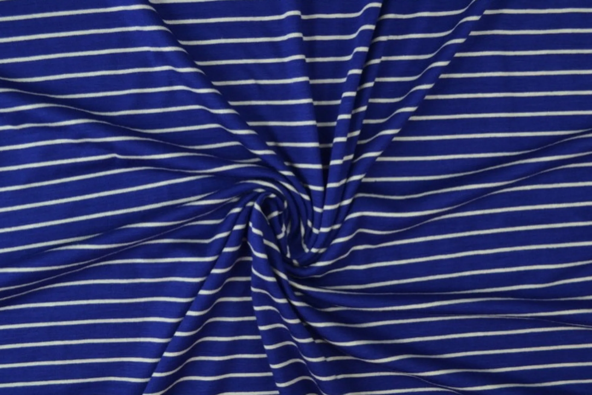 Viscose tricot – Blauw en wit gestreept