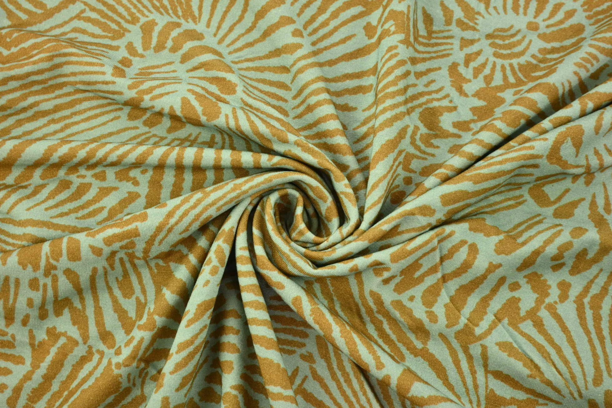 Viscose tricot – Desert petal dark ochre & light denim