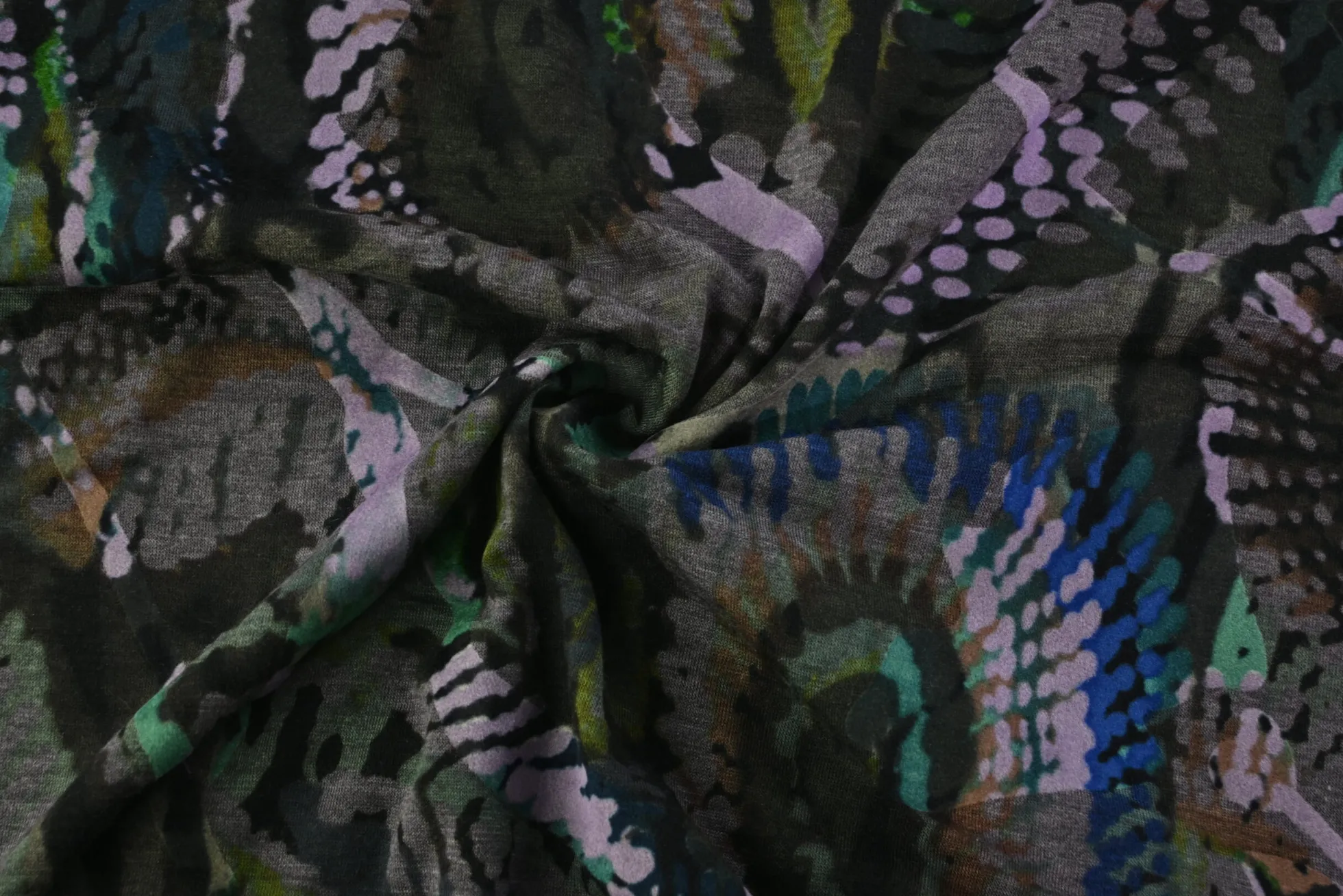 Viscose tricot – Flockprint – Mystic paisley