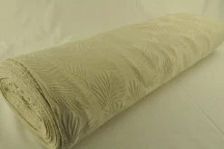 Viscose tricot jacquard – Leaves creme – Rol 30m x 155cm