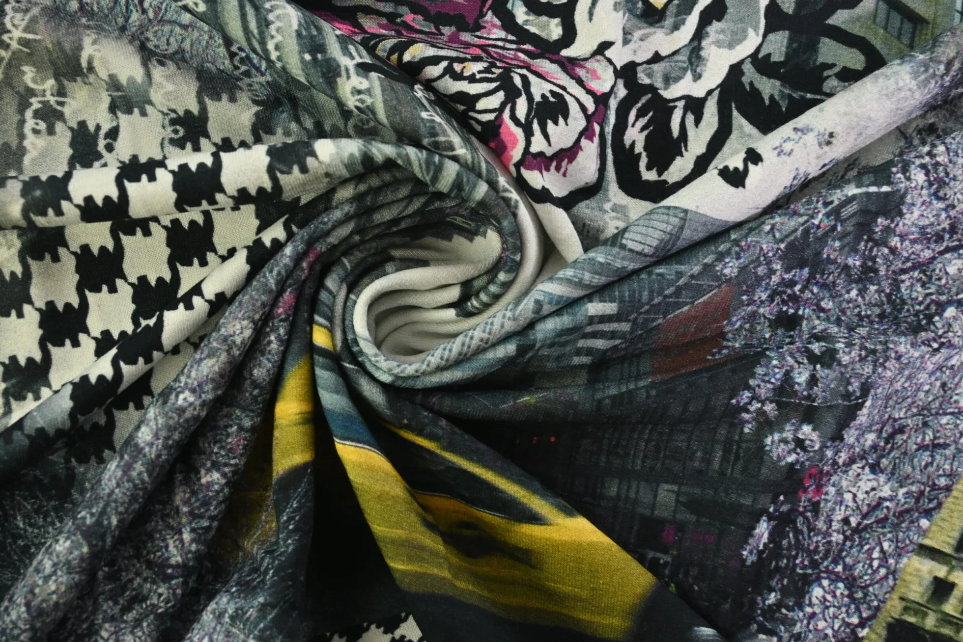 Viscose tricot – Metro Motion Collage