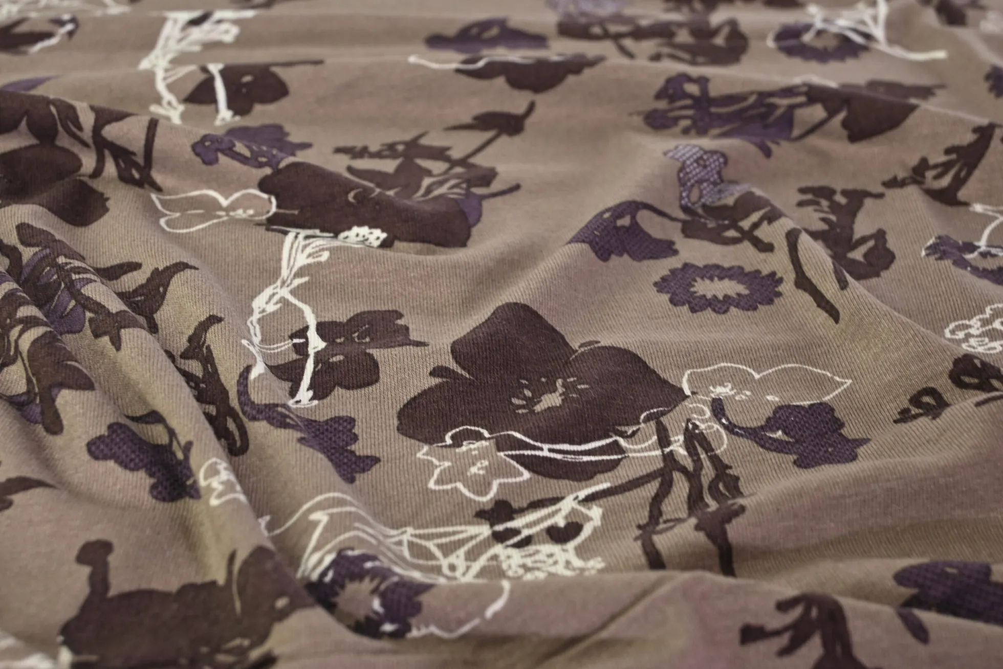 Viscose tricot – Taupe Midnight Floral