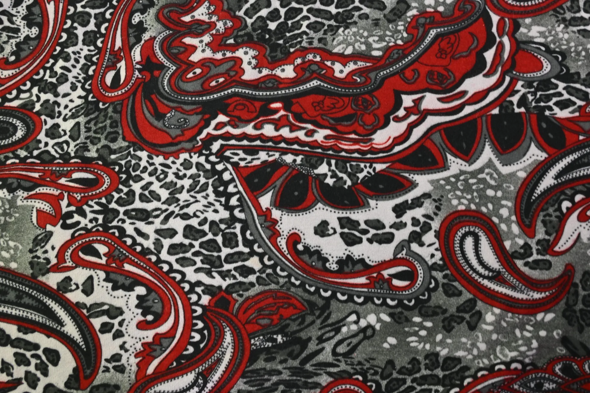Viscose tricot wooltouch – Paisley red