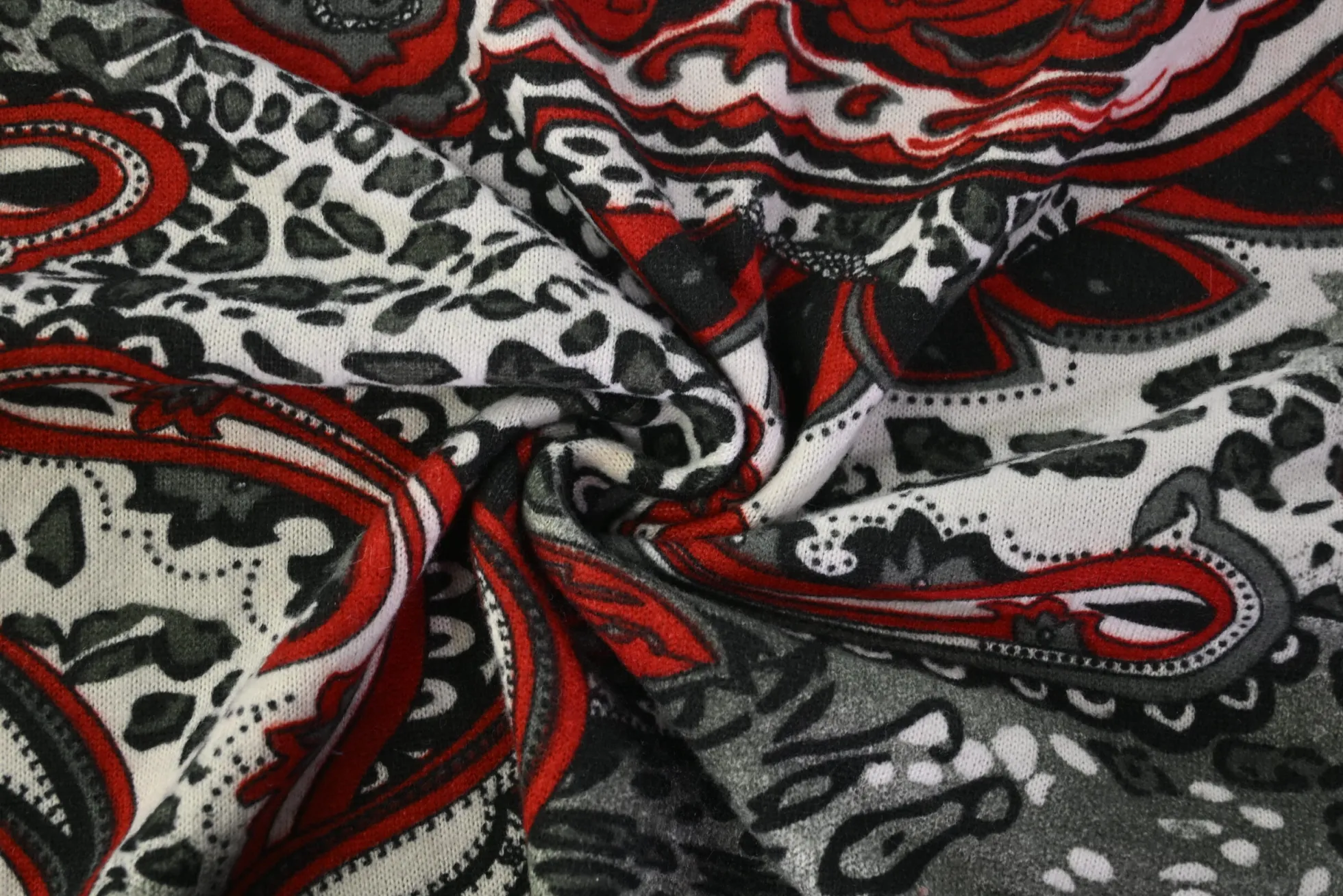 Viscose tricot wooltouch – Paisley red
