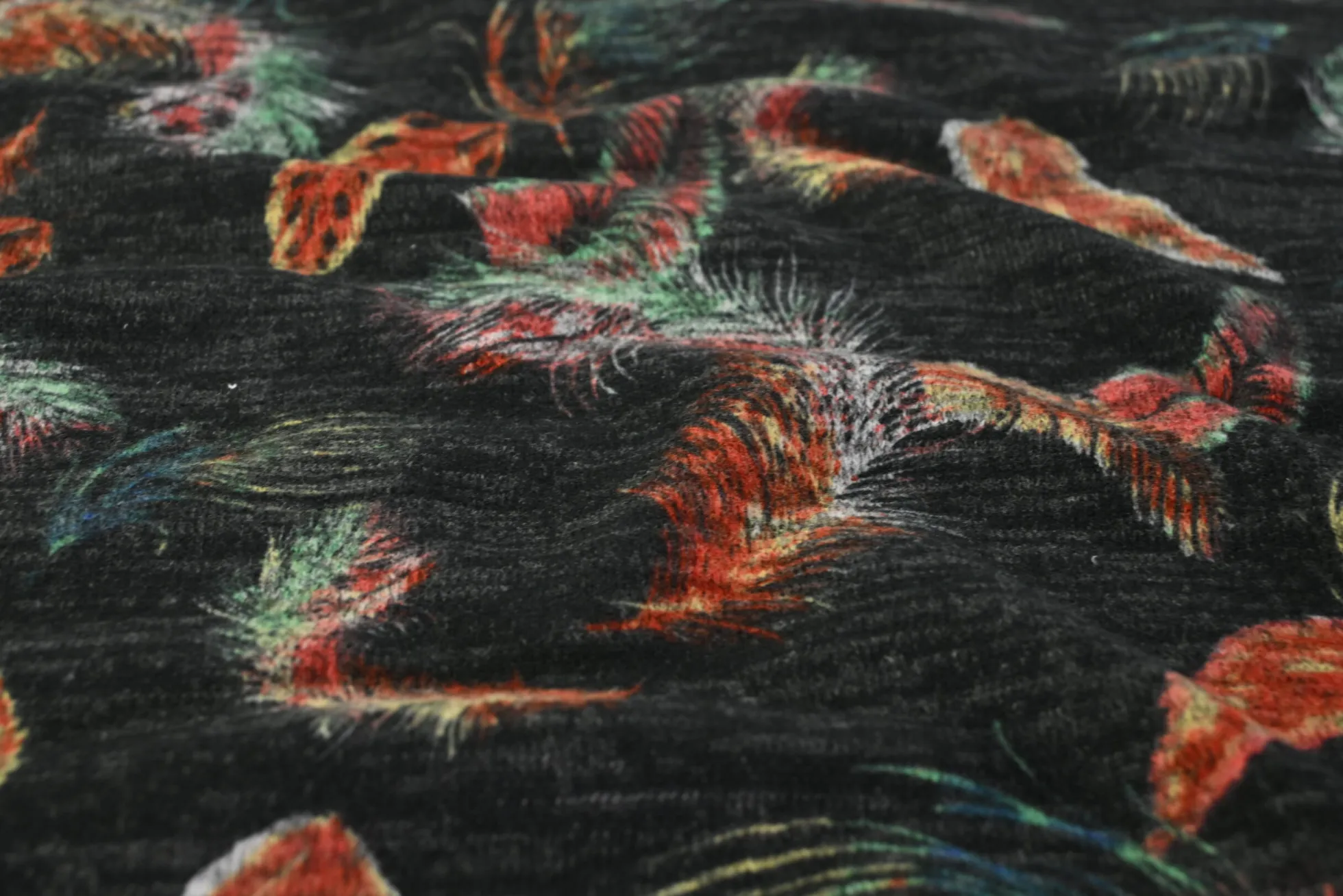 Viscose tricot wooltouch – Red feathers