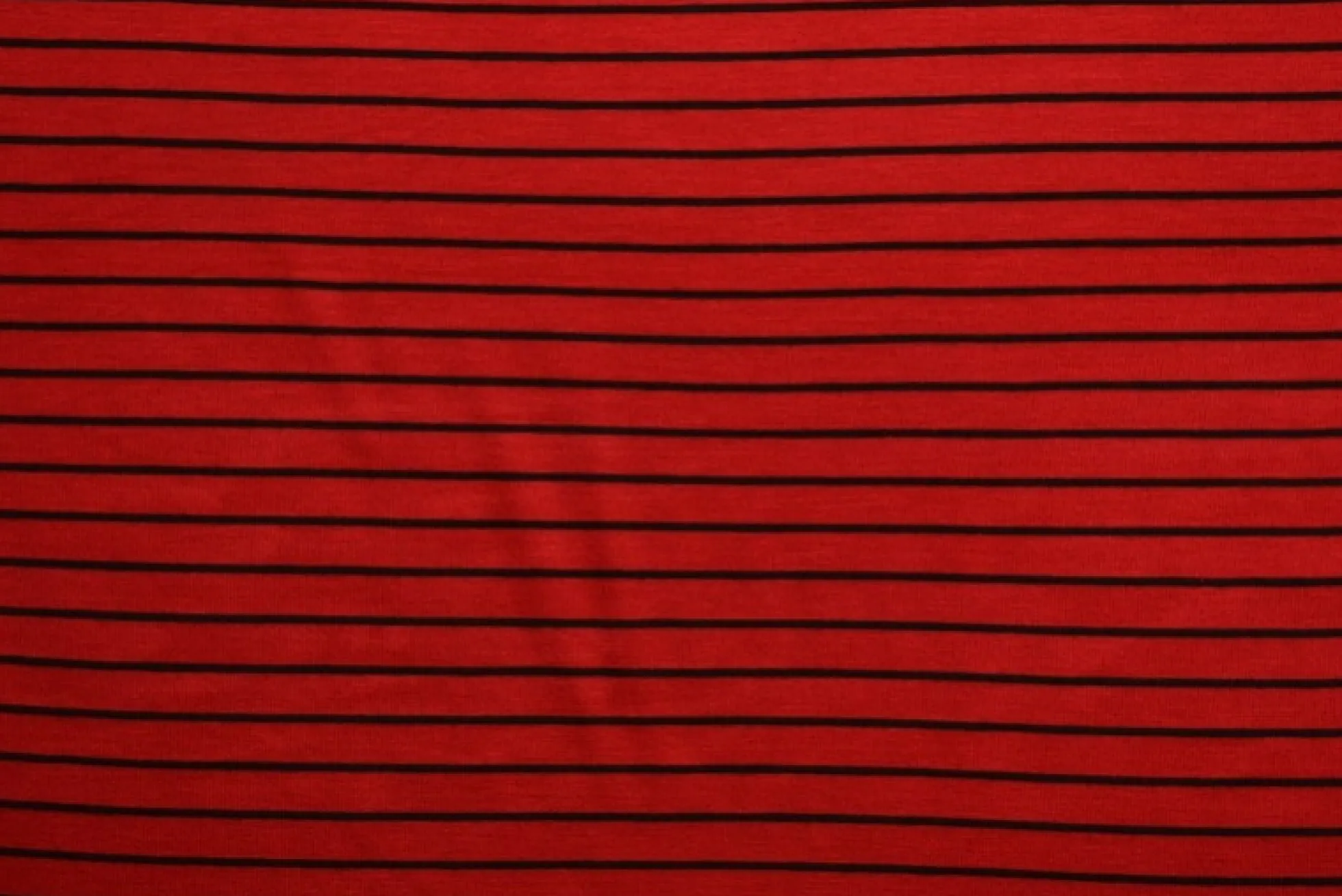 Viscose tricot – Zwart en rood gestreept