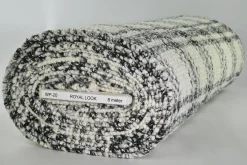 Wollen stof bouclé – Ecru & zwart ruit